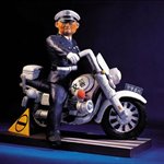 lizhanyang-Cat police colored fiberglass 83x75x44cm 2003