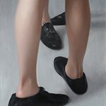 Xue Ruozhe, Dilema, oil on linen, 40x60cm , 2020